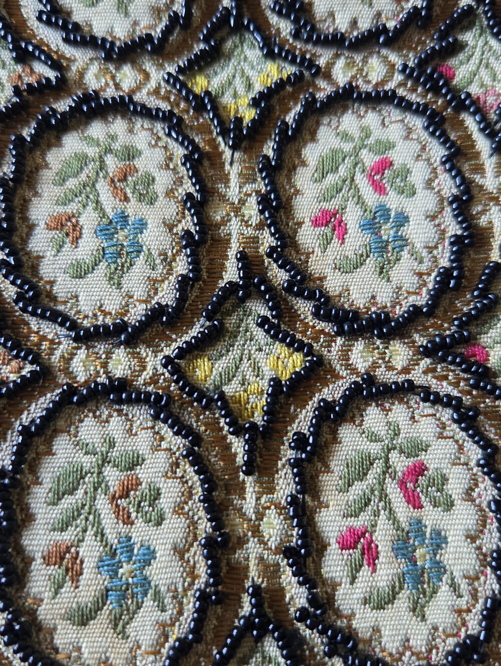 Vintage Beaded Tapestry Evening Bag Floral Kiss Lock Silver Chain Purse - Picture 2 of 10